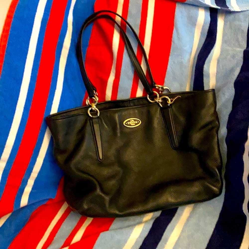 Coach - Picture 3 of 4